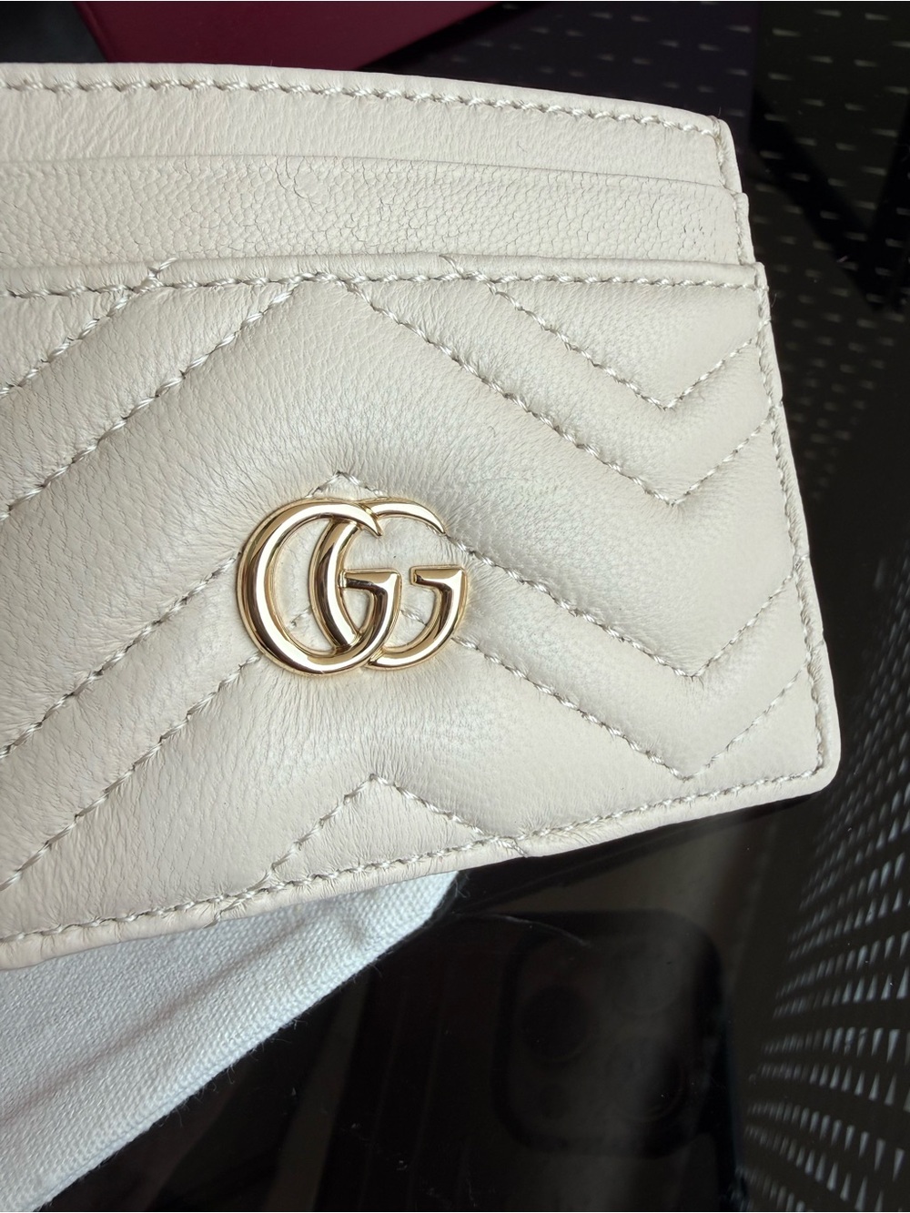Gucci Cream Chevron Quilted Leather Cardholder with Gold GG - Picture 7 of 8